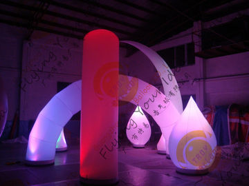 La pubblicità del pallone gonfiabile dell'arco ha condotto l'illuminazione per la decorazione di festival